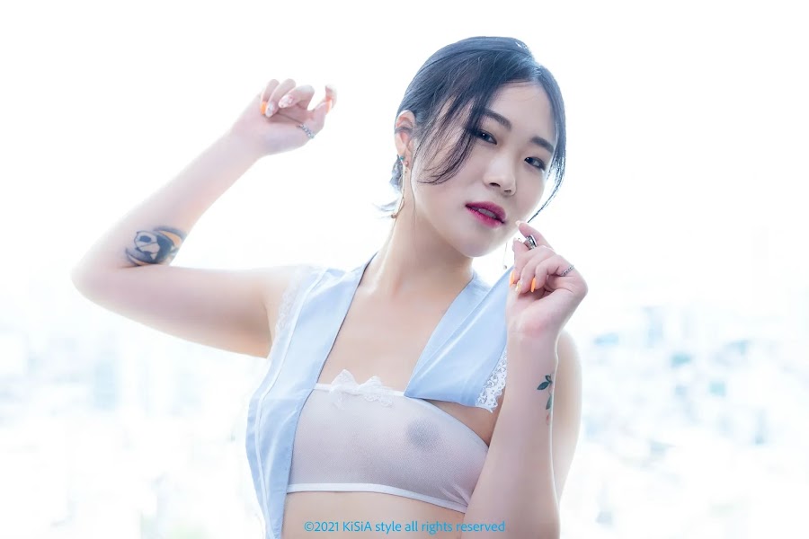 [KiSiA] Bora ft. Hotel Vacation