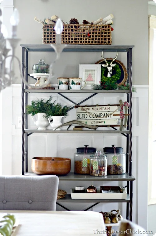 kitchen shelves decorating
