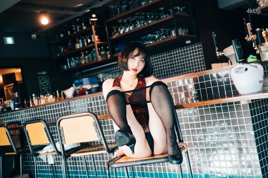 [Loozy] Son Ye-Eun (손예은) Tainted Love Bar