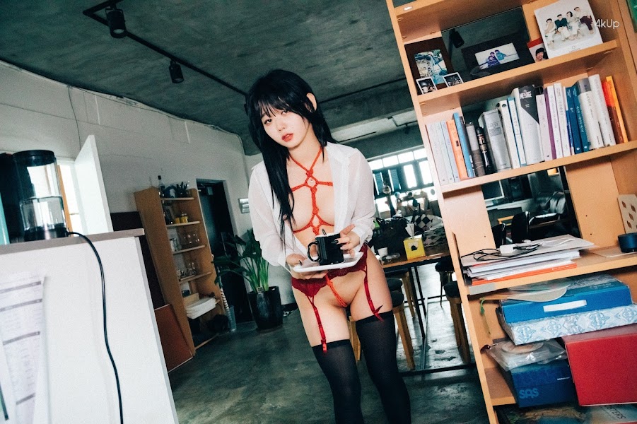 [Loozy] Zia (지아) – Office slave Part1