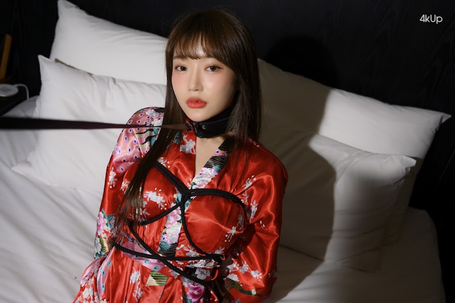 Jucy (쥬시) – Cherry Blossom & Moon Night Snap