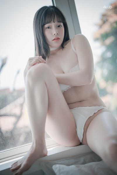 DJAWA Photo – Pia (피아) Cozy White