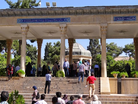 15. Mausoleul lui Hafez.JPG