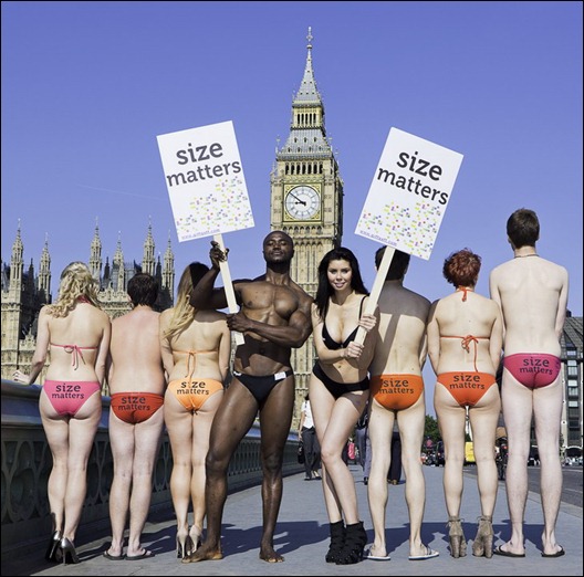 giffgaff promotes its bigger PAYG packages with a "Size Matters" photocall.