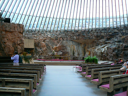 Obiective turistice Finlanda: biserica Temppeliaukio Helsinki