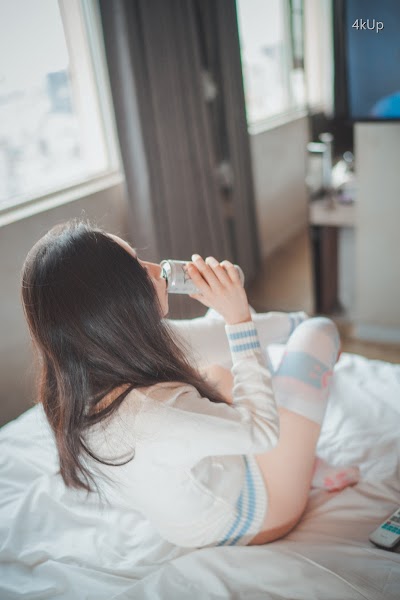 DJAWA Photo – Bambi (밤비) Homebody Girl