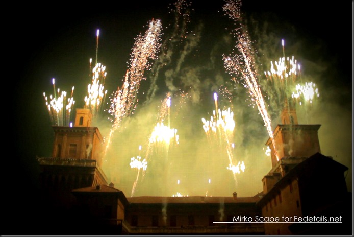 Capodanno a Ferrara: incendio del Castello Estense - New Year's Eve in Ferrara: Estense Castle of fire, Foto2 By Mirko Scape