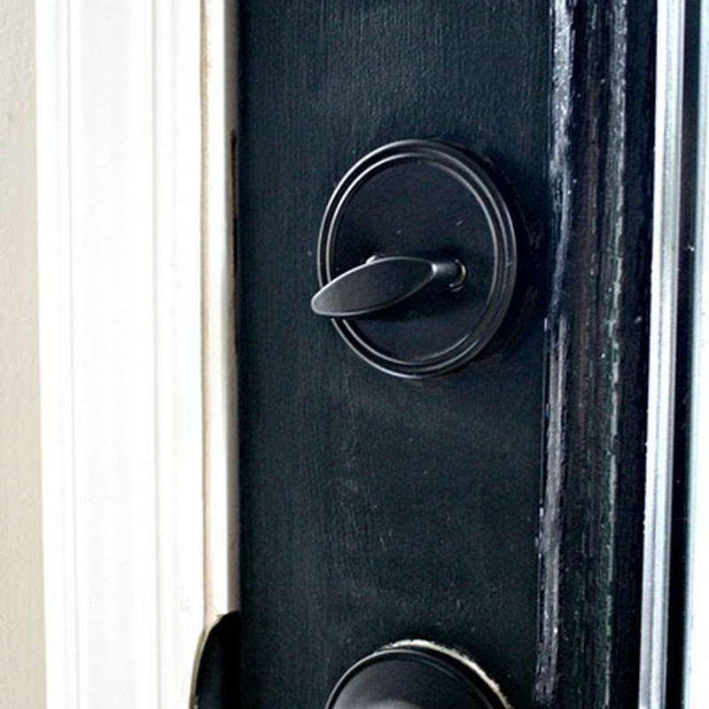 Spray painted door knobs – the result