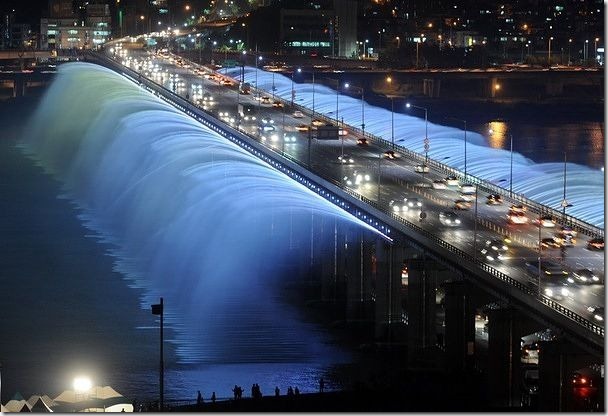 位於南韓首爾的半波大橋