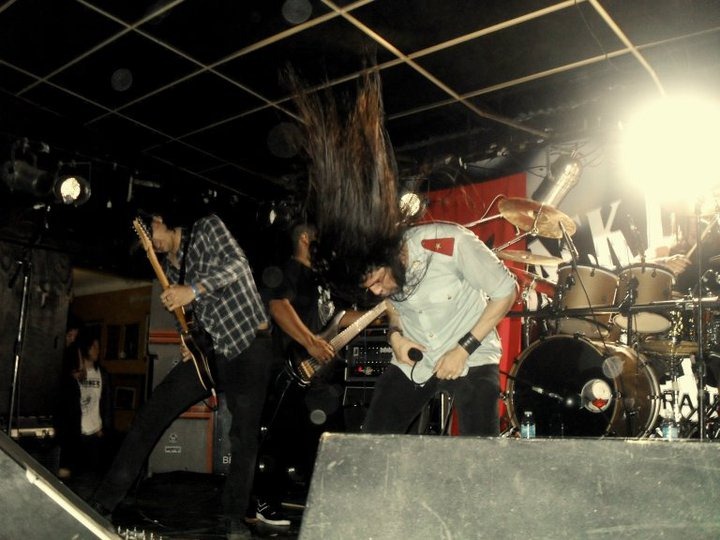 [33644_1684510435466_1318776343_1785336_1541422_n%255B2%255D.jpg]