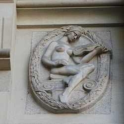 Alto Relieve La Musica. Piedra Berrocal.Circulo de Bellas Artes. Madrid. F Manuel Carrero.jpg