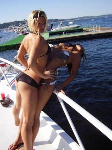 [Hot-girls-yachts-9%255B2%255D.jpg]