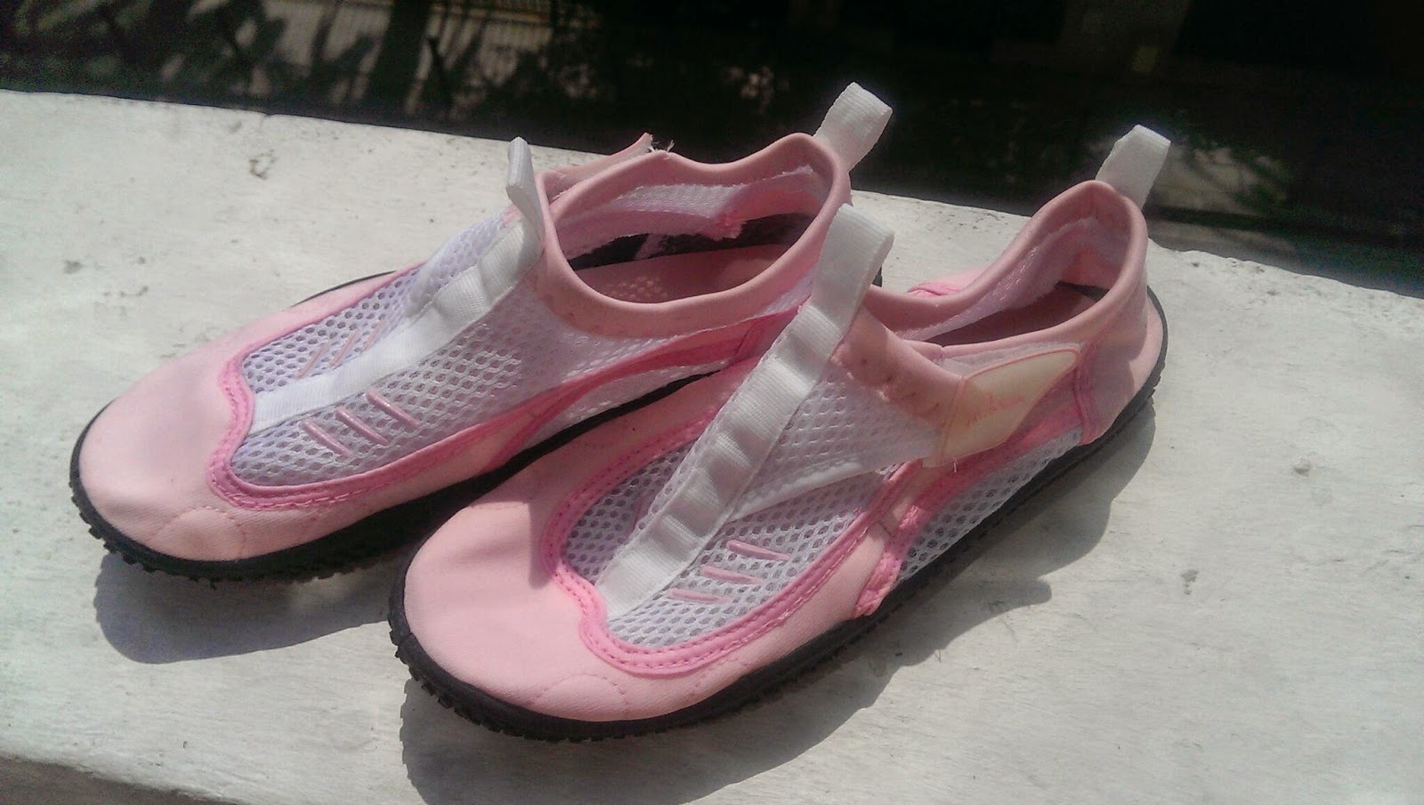 water shoes for pebbly beaches