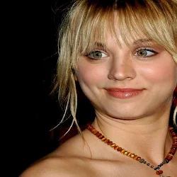 Wallpapers De Kaley Cuoco Foto 21