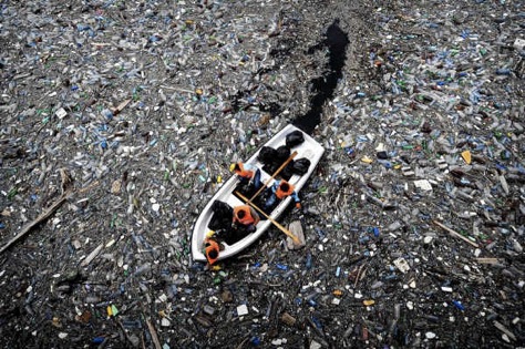 garbage-in-ocean-2012-06-20-20-27.jpg