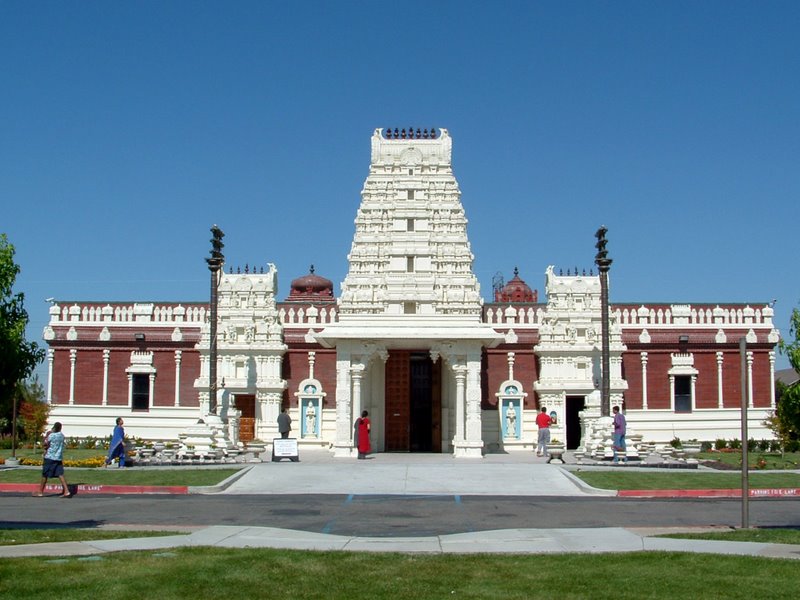 Wonderful Indian Temples Abroad: Malibu Hindu Temple(US
