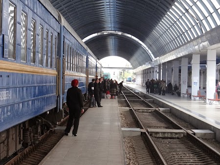 Gara Chisinau, trenul de Bucuresti