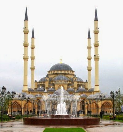 [Akhmad_Kadyrov_Mosque_Grozny_20087.jpg]