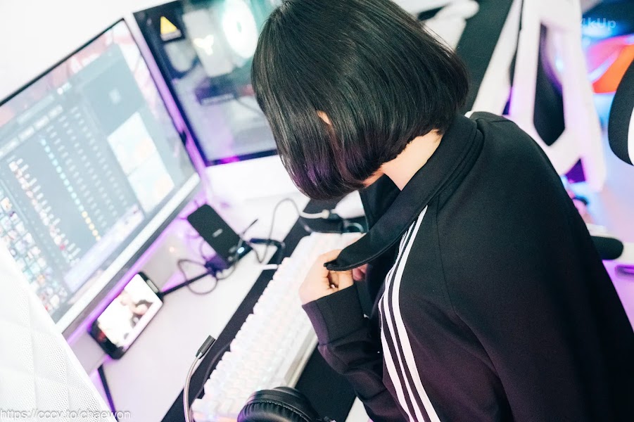 [Loozy] Zia (지아) PC Room With SP (Part A)