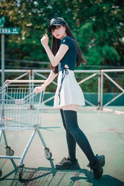 DJAWA Photo – Jeong Jenny (정제니) Classic Athletic Girl in Navy Blue