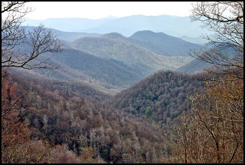 10 - returning on Newfound Gap Road - view of The SMOKY mountains