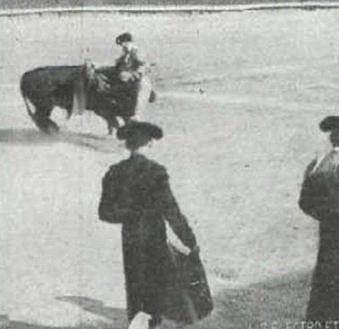 1916-05-11 Toros en Badajoz Gallito quite segundo