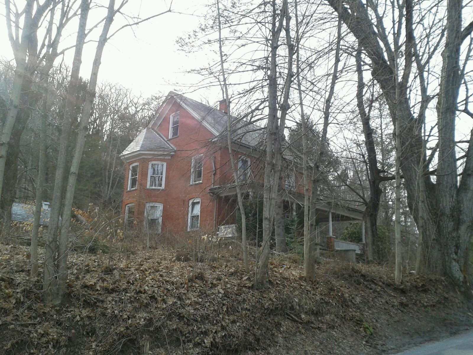 Creepy Minisink Schmidling house on Hillside Drive in Minisink Hills, PA
