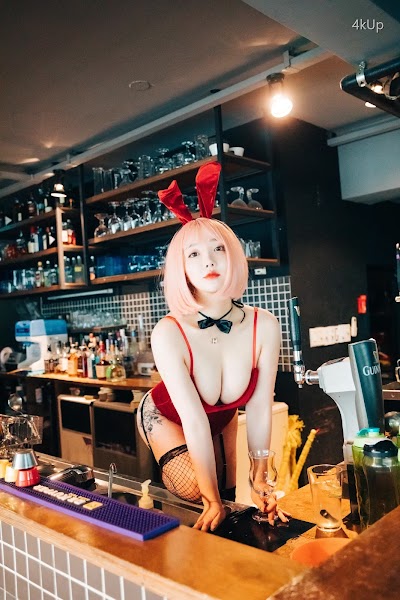 [Loozy] Son Ye-Eun (손예은) Tainted Love Bar