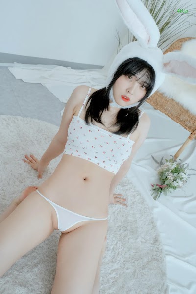 Song Hana (송하나) x BBUTTERMILK – HANA’s Room