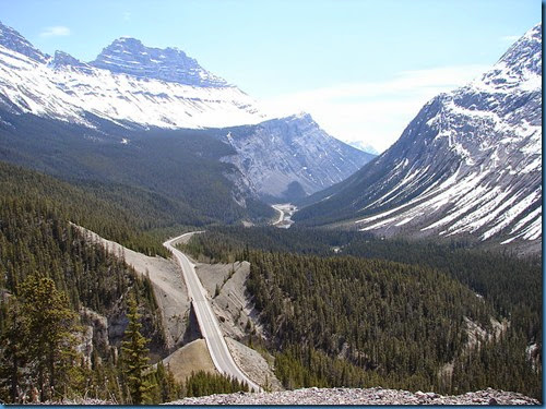 800px-Icefields_Parkway-02