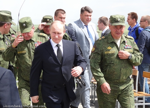 Фотографии военных учений на полигоне "Цугол"