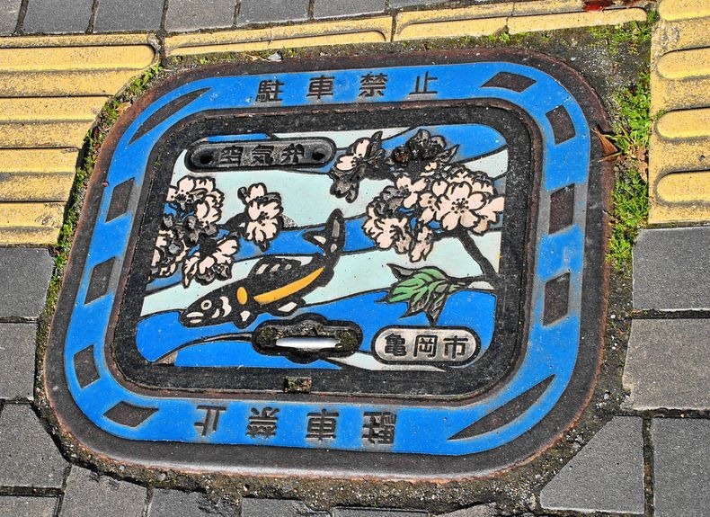 japan-manhole-covers-14