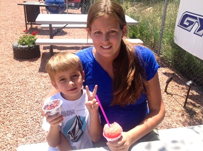 nate.mom with snowcones (1 of 1)