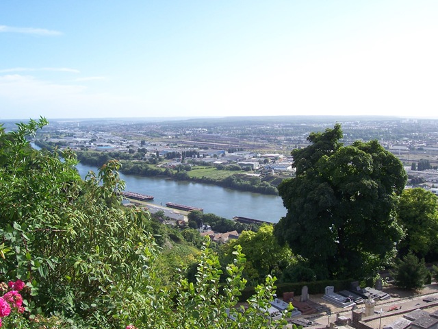 [2012.08.15022vueducimetire2.jpg]