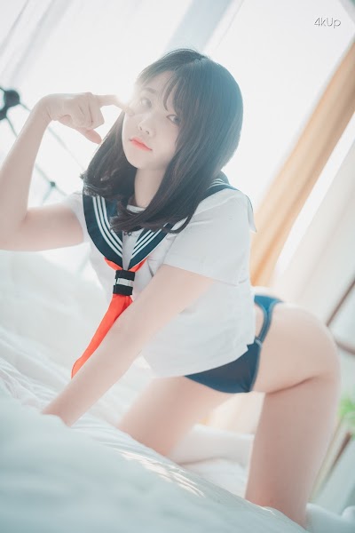 DJAWA Photo – Zia (지아) Swimming Lessons