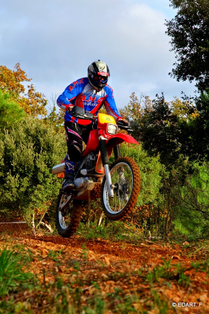 Photos d'un enduro qui eu lieu à Flassan sur Issole-TEST