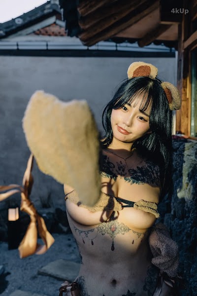 Jeon Bo-Yeon (전보연) Toilet Girl
