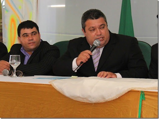 [SANDRO%2520G%25C3%2593IS%2520COM%2520O%2520PRESIDENTE%2520ALDO%2520DANTAS%252C%2520C%25C3%2582MARA%2520DE%2520AREIA%2520BRANCA_thumb%255B1%255D%255B3%255D.jpg]