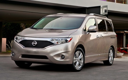 2013 Nissan Quest front side view