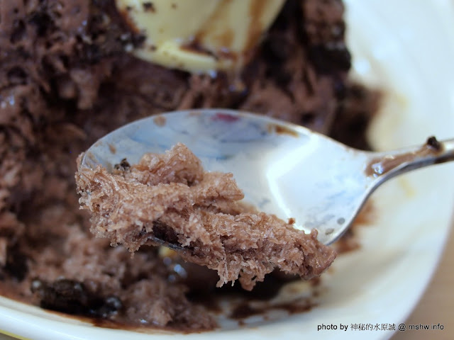 吃冰也能邊吃邊想喝東西?! 味道微妙的冰店 台中北區"ICE CUBE冰點雪花冰.鮮果汁" 冰品 冰淇淋 北區 區域 台中市 果汁 茶類 輕食 飲食/食記/吃吃喝喝 