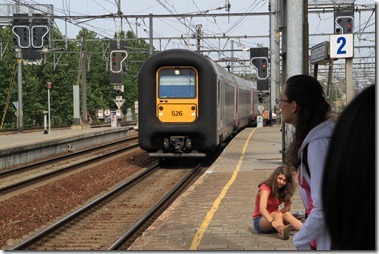 Antwerpen-Berchem駅でオステンド（Oostende)行き電車に乗り換え、ブルージュ（Brugge）へ！
