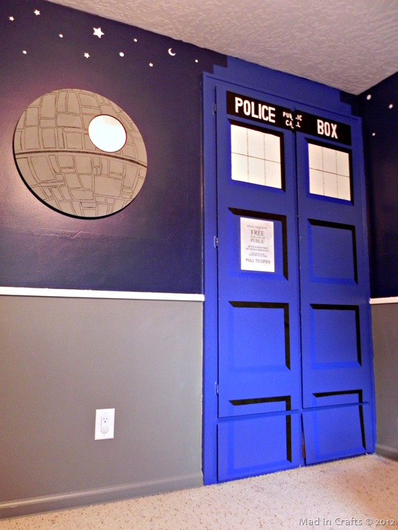 [space-geek-bedroom-tardis-and-death-.jpg]