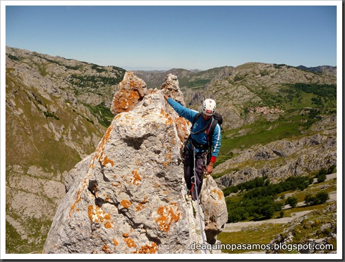 Arista Sanchez Sadia-Samper 300m 120m Rapel 6c¿ (V  A1 Oblig) (Peñe Robre, Andara) (Omar) 0664