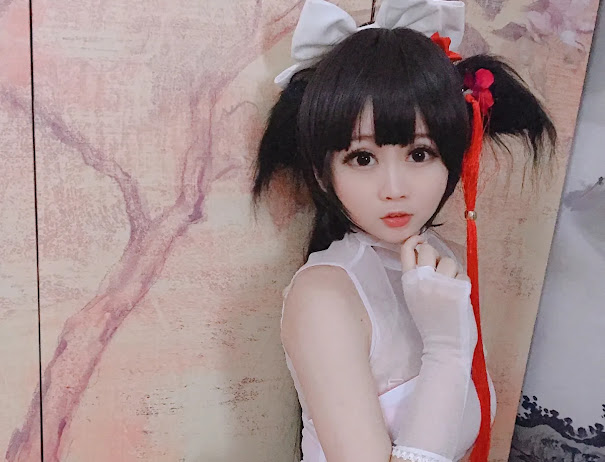 Coser@蜜桃少女是依酱呀 爱岩