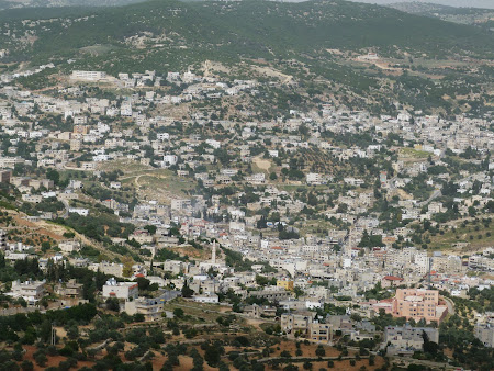 Obiective turistice Iordania: Oras sub cetatea Ajloun