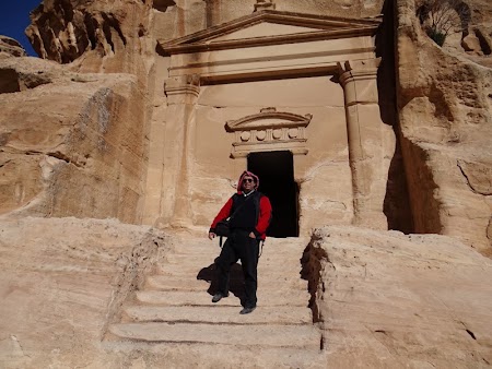 06. Morminte Little Petra.JPG