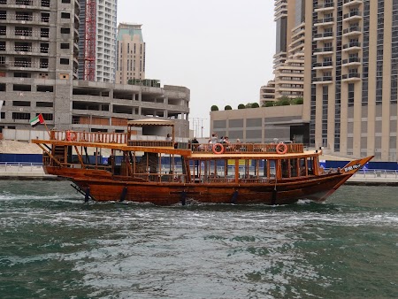 Cruise in Dubai Marina