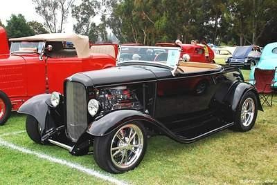 [1932_Ford_roadster_black_fvl3.jpg]