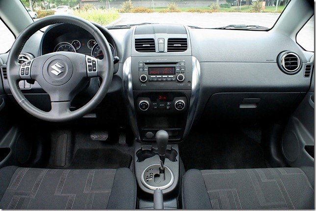 2010 SX4 interior