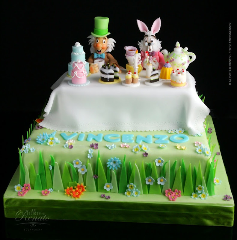 Alice in wonderland cappellaio matto cake